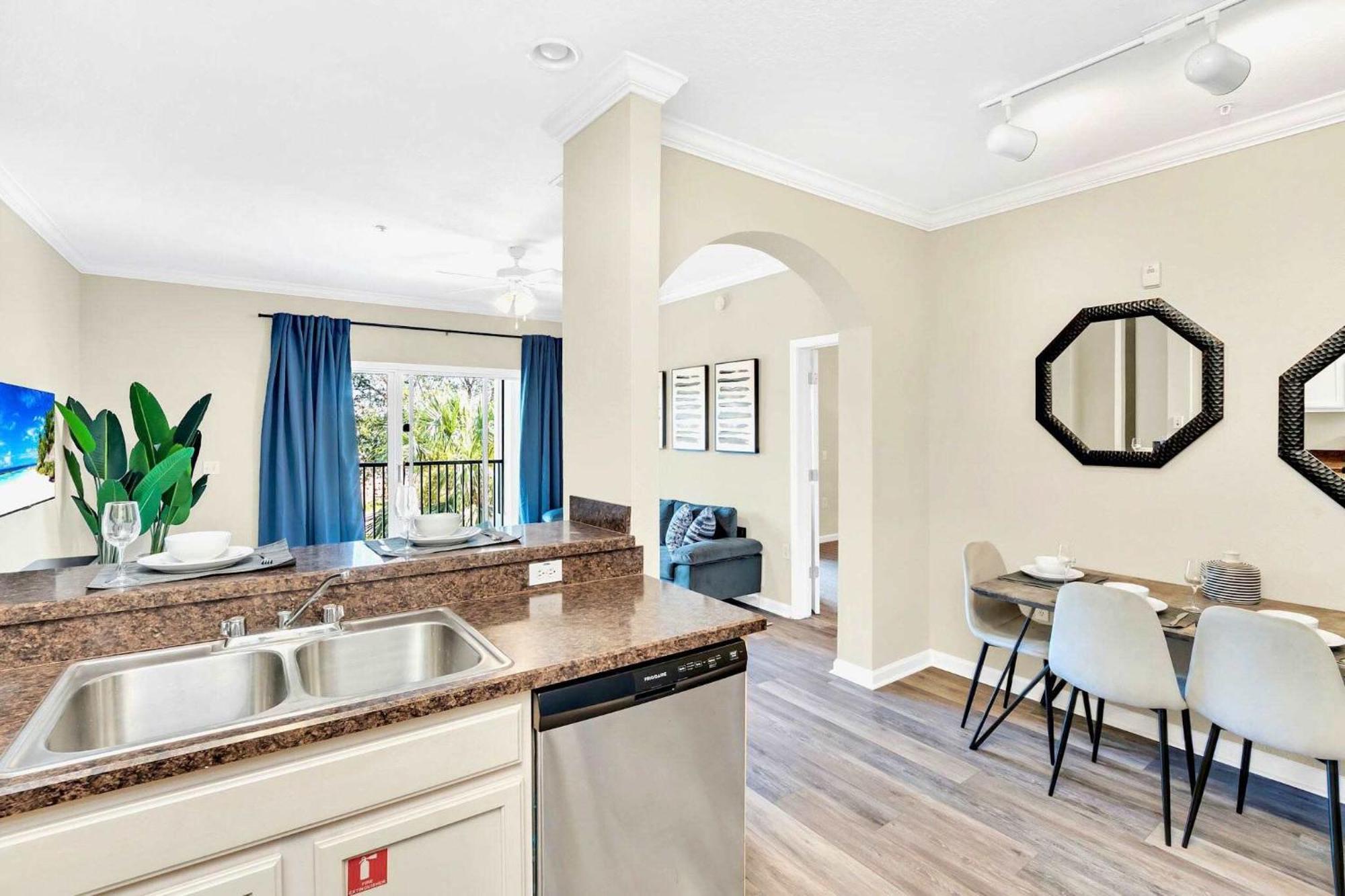 2br - Pool Hot Tub & Games - Near
